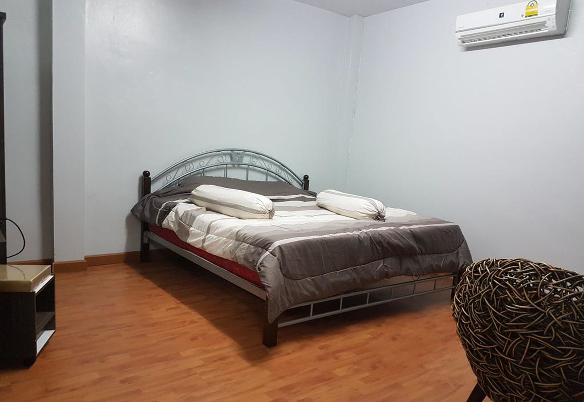 Bar 184 Party Hostel (Adults Only) Chiang Rai Bagian luar foto