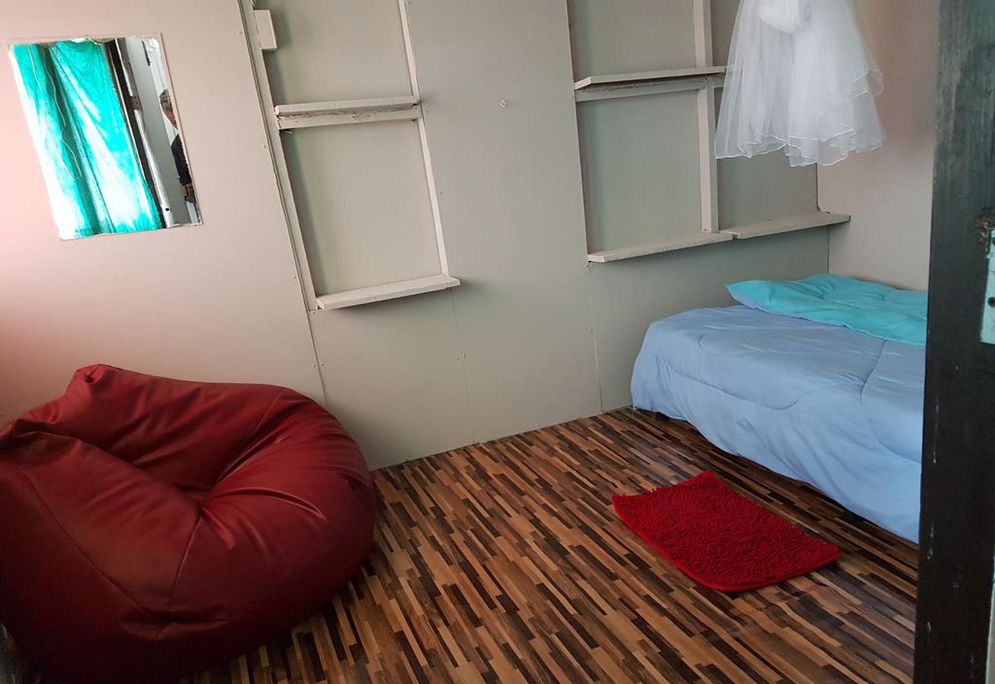 Bar 184 Party Hostel (Adults Only) Chiang Rai Bagian luar foto